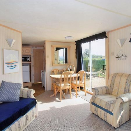 فيلا Orchard View Retreat - Dog Friendly, Enclosed Private Garden With Weather Dependant Hot Tub - Not On A Holiday Park Little Clacton المظهر الخارجي الصورة