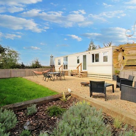 فيلا Orchard View Retreat - Dog Friendly, Enclosed Private Garden With Weather Dependant Hot Tub - Not On A Holiday Park Little Clacton المظهر الخارجي الصورة