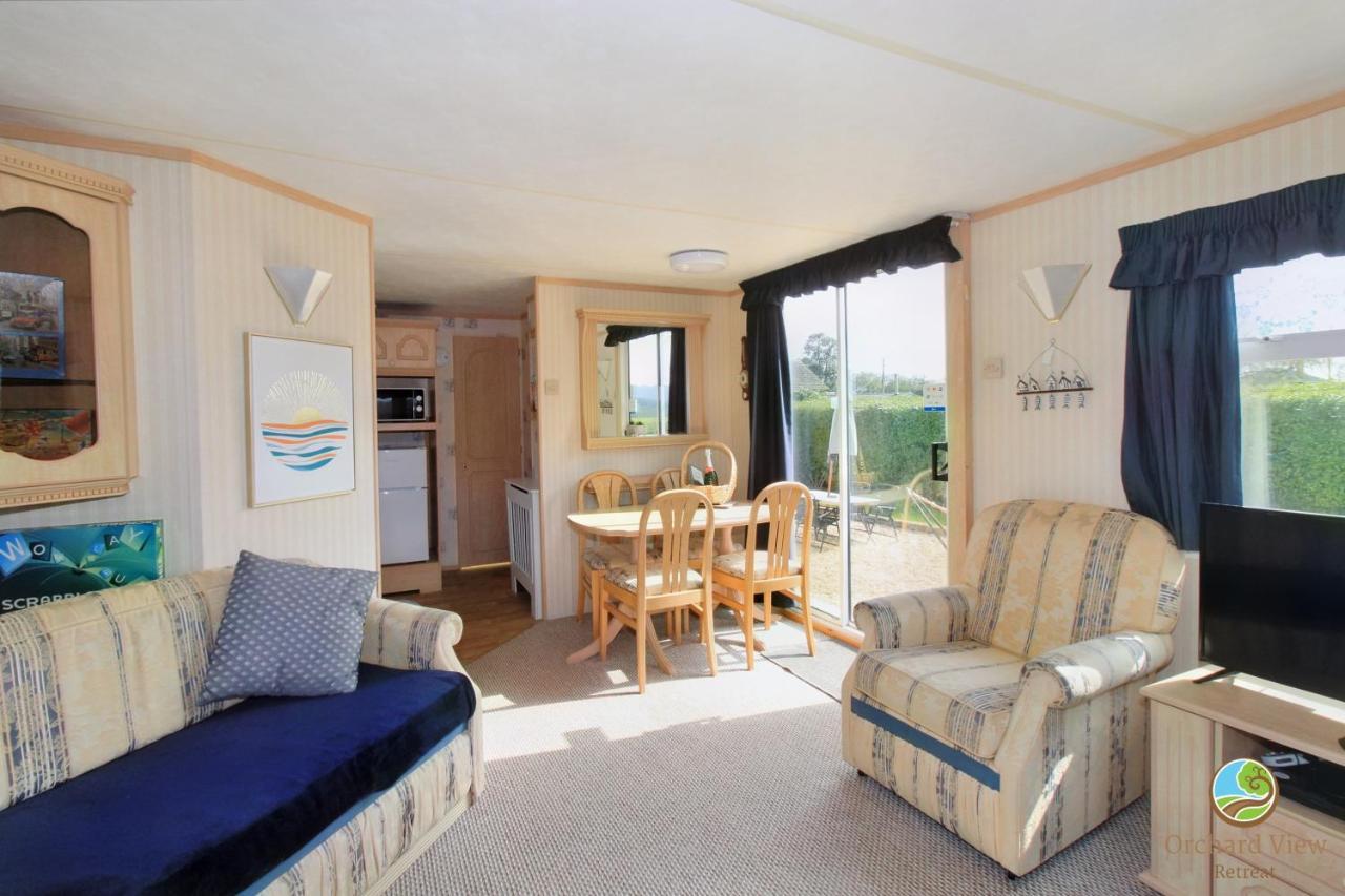 فيلا Orchard View Retreat - Dog Friendly, Enclosed Private Garden With Weather Dependant Hot Tub - Not On A Holiday Park Little Clacton المظهر الخارجي الصورة