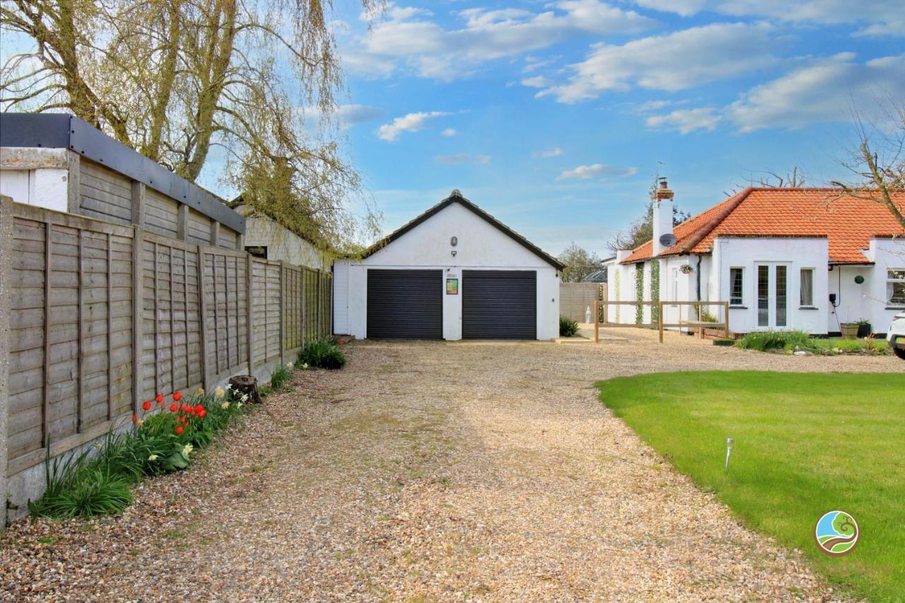 فيلا Orchard View Retreat - Dog Friendly, Enclosed Private Garden With Weather Dependant Hot Tub - Not On A Holiday Park Little Clacton المظهر الخارجي الصورة
